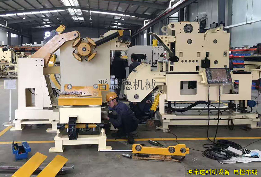 沖床送料機設(shè)備電控布線